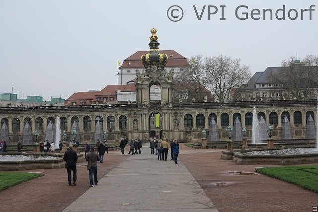 sw_2016-04-15_10-27-19_zwinger_kronentor_img_2262.jpg
