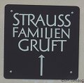 thn_bild_06_straussgruft_wegweiser.jpg